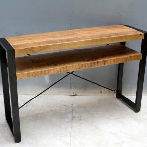 Side table met onderplank