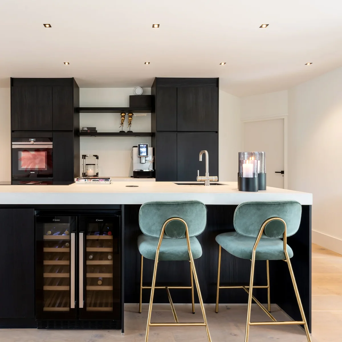 Barkruk Xenia | Kookeiland of Bartafel | Groen Stof - Afbeelding 2